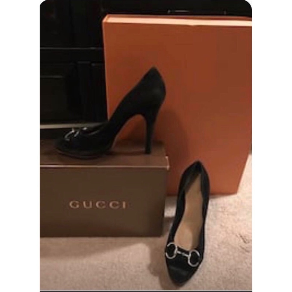 Black high heels size 8